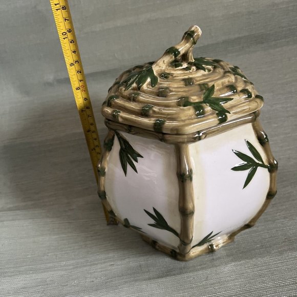 World Bazar Bamboo Pattern Cookie Jar w. Lid 3D Bee Large 9" x 9"- New Vintage - Picture 6 of 16